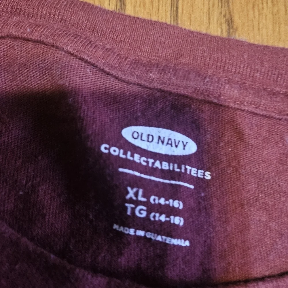 Old Navy burgundy short